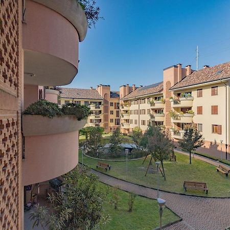 Milan Forum Camelia Guesthouse Assago Exteriör bild